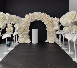 Casa Padrino rose décorative XXL de luxe blanc / crème Ø 55 x H. 180 cm - Accessoires de décoration mariage