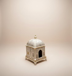 Pompöös de Casa Padrino casa para gatos barroco Provenza plata / crema blanco / oro - diseñada por Harald Glööckler Pompöös de Casa Padrino casa para gatos barroco Provenza plata / crema blanco / oro - diseñada por Harald Glööckler
