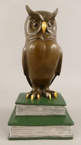 Casa Padrino Bronze Deko Figur Eule auf Büchern H. 22 cm - Schreibtisch Deko Skulptur