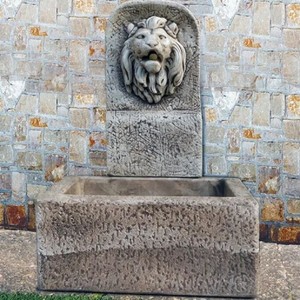 Casa Padrino fontana da parete barocco di lusso leone grigio 64 x A. 91 cm - Fatto in Italia