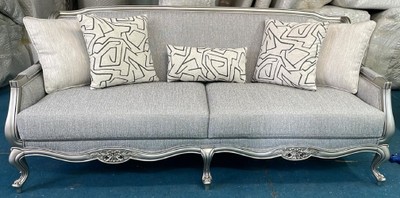 Prunkvolles Luxus Barock Wohnzimmer Sofa Grau Silber
