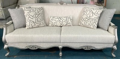 Prunkvolles Luxus Barock Wohnzimmer Sofa Creme Silber