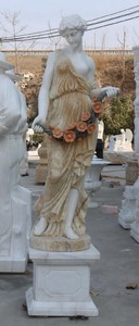 Casa Padrino sculpture décorative de jardin en marbre Art Nouveau dame côté droit blanc / beige H. 190 cm