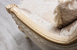 Prunkvolles Luxus Barock Wohnzimmer Sofa Weiß Antik Gold