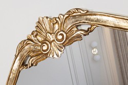 Credenza barocco di lusso con specchio oro