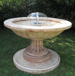 Fuente de jardín redonda barroco beige