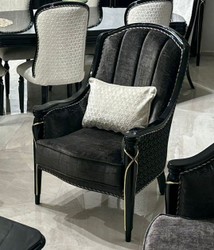Poltrona da soggiorno barocco di lusso nero oro
