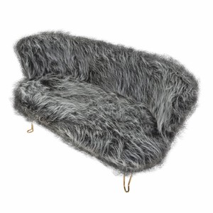 Casa Padrino Luxus Wohnzimmer Kunstfell Sofa Grau / Messing 134 cm