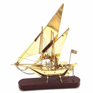 Casa Padrino voilier décoratif en laiton sur socle en bois or / marron foncé H. 43 cm