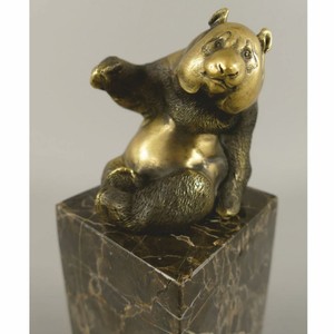 Casa Padrino Bronze Skulptur Panda Bär Gold / Schwarz H. 21 cm - Bronzefigur