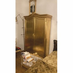 Barock Schlafzimmerschrank Kleiderschrank mit 2 Türen Gold