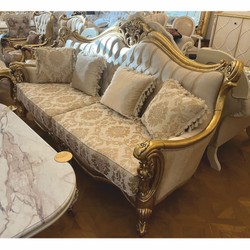 Prunkvolles Barock Wohnzimmer Sofa mit Muster Creme Gold