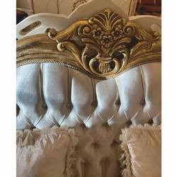 Prunkvolles Barock Wohnzimmer Sofa mit Muster Creme Gold