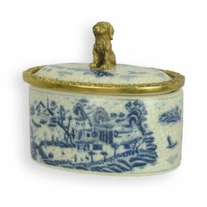 Casa Padrino baroque porcelain sugar bowl with lid cream / blue / brass H. 12 cm