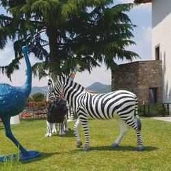 Casa Padrino escultura decorativa XXL cebra blanco / negro 180 cm - Figura de jardín de tamaño natural
