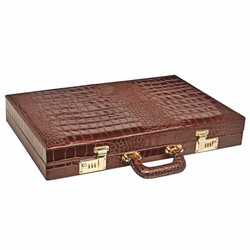Casa Padrino Mallette de Backgammon de Luxe en Cuir Véritable Aspect Crocodile Marron - Accessoires de Luxe Casa Padrino Mallette de Backgammon de Luxe en Cuir Véritable Aspect Crocodile Marron - Accessoires de Luxe