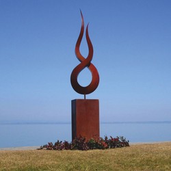Casa Padrino escultura decorativa de jardín de acero de lujo llama sobre columna óxido A. 301 cm
