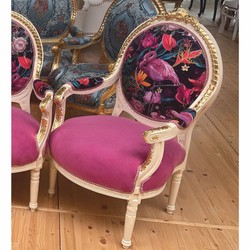 Casa Padrino sedia da salone con medaglione barocco rosa / colorato / bianco / oro A. 100 cm - Mobili barocchi