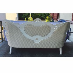 Prunkvolles Luxus Barock Wohnzimmer Sofa Creme Weiß Gold