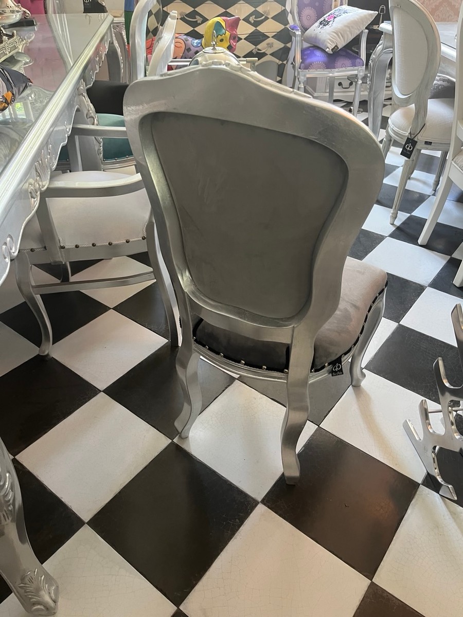 Casa Padrino Sedia Barocca di Lusso Argento Grigio 99 cm – Sedia da Pranzo in Velluto e Legno di Faggio Casa Padrino Sedia Barocca di Lusso Argento Grigio 99 cm – Sedia da Pranzo in Velluto e Legno di Faggio