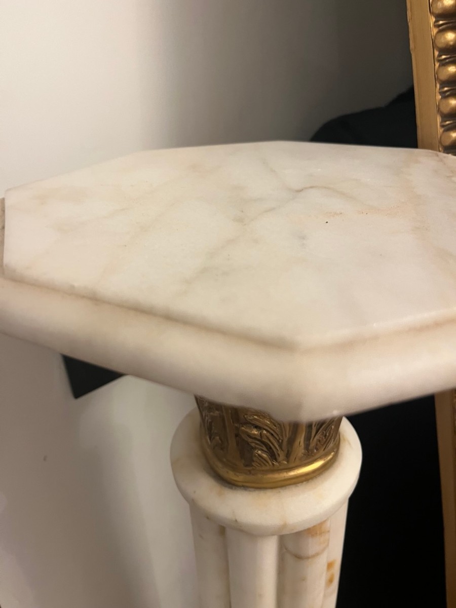 Antike Stil Marmorsäule Weiß mit Messing Kapitell – 119,5 cm Hoch – Dekosäule Barockklassik**EB** Antike Stil Marmorsäule Weiß mit Messing Kapitell – 119,5 cm Hoch – Dekosäule Barockklassik**EB**