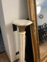 Casa Padrino Colonna in marmo stile antico bianco con capitello in ottone – 119,5 cm – Colonna barocca Casa Padrino Colonna in marmo stile antico bianco con capitello in ottone – 119,5 cm – Colonna barocca