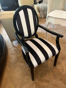 Casa Padrino Antique Style Armchair Black White Striped, H 100 x W 58 x D 57 cm Casa Padrino Antique Style Armchair Black White Striped, H 100 x W 58 x D 57 cm