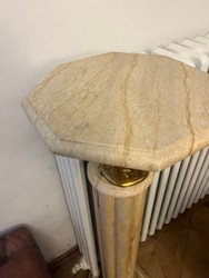 Casa Padrino Colonne en marbre classique avec chapiteau en laiton doré – Beige marbré – Hauteur 112 cm