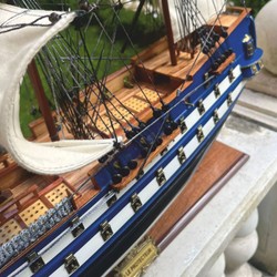 Casa Padrino Decorative Flagship Le Protecteur 94 cm - Handcrafted Wooden Ship