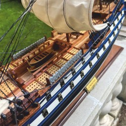 Casa Padrino Decorative Flagship Le Protecteur 94 cm - Handcrafted Wooden Ship