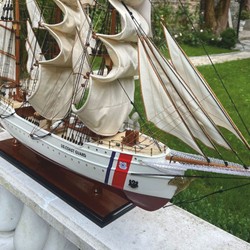 Casa Padrino Veliero Decorativo Guardia Costiera Stati Uniti Bianco / Marrone 97 cm - Modellino di Nave