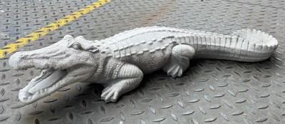 Casa Padrino Escultura Decorativa de Jardín Cocodrilo Gris 68 cm - Figura de Piedra Artificial