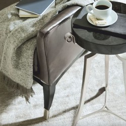 Casa Padrino fauteuil à oreilles Art Déco de luxe en cuir marron / noir / argent H. 102 cm