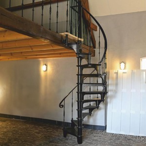 Casa Padrino escalier en colimaçon rustique en fonte avec garde-corps à gauche noir H. 300 cm
