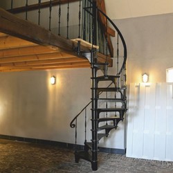 Casa Padrino escalier en colimaçon rustique en fonte avec garde-corps à gauche noir H. 300 cm