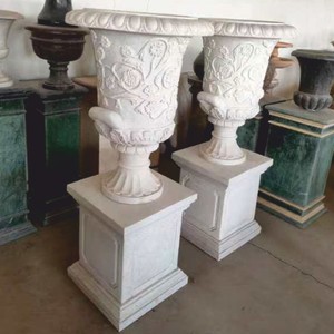 Casa Padrino conjunto de macetas barrocos de lujo de mármol sobre pilares de decoración de jardín blanco Al. 150 cm
