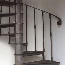 Rustikale Gusseisen Wendeltreppe Spiraltreppe mit Geländer Grau