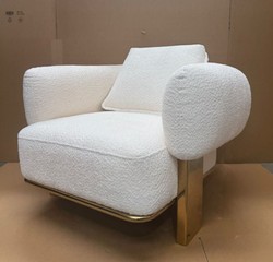 Casa Padrino Luxury Armchair in White / Gold - Width 115 cm - Elegant Living Room & Hotel Furniture