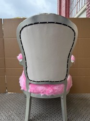 Casa Padrino Luxury Baroque Salon Chair with Armrests in Pink and Silver - Solid Beech Wood, 63 x 67 x 95.5 cm