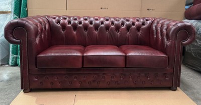 Casa Padrino Luxury Chesterfield Leather Sofa in Bordeaux Red / Dark Brown, 200 cm