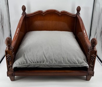 Casa Padrino Luxury Baroque Dog Bed in Solid Oak Wood Brown / Grey 70 x 55 x 40 cm