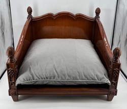 Casa Padrino Cama para perros barroca de lujo en madera de roble maciza marrón / gris 70 x 55 x 40 cm