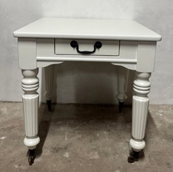 Casa Padrino Mesa auxiliar estilo rústico con cajón, madera de pino maciza blanco 60 x 60 x 60 cm