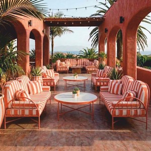 Casa Padrino Luxus Schmiedeeisen Sessel Rosa / Weiß - Hotel & Garten Sessel