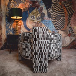 Casa Padrino Luxury Velvet Armchair Black / White 96 cm - Living Room Armchair - Hotel Armchair - Living Room Furniture - Hotel Furniture - Luxury Furniture