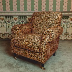 Casa Padrino Luxury Velvet Armchair with Leopard Design - Office Armchair - Office Furniture - Luxury Furniture