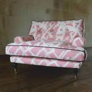 Luxus Wohnzimmer Samt Sessel Rosa Weiß Schwarz Messing
