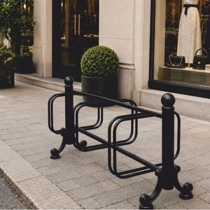 Casa Padrino Jugendstil Fahrradständer Schwarz 150 cm - Nostalgischer Doppelseitiger Metall Fahrradständer - Restaurant und Café Accessoires