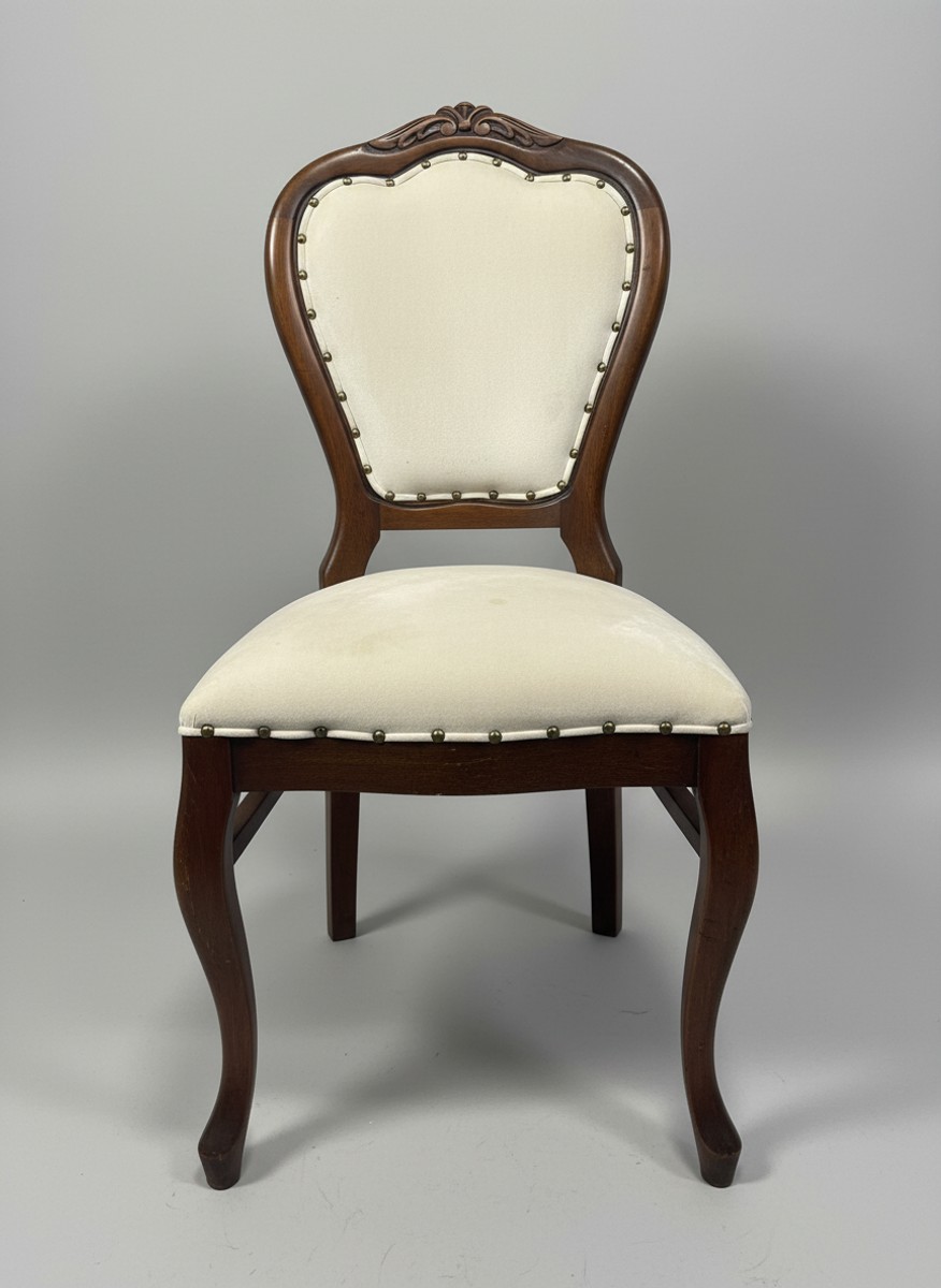 Casa Padrino Baroque Dining Chair Cream / Brown H. 102 cm - Handcrafted Chair with Studs - Showroom Piece Casa Padrino Baroque Dining Chair Cream / Brown H. 102 cm - Handcrafted Chair with Studs - Showroom Piece