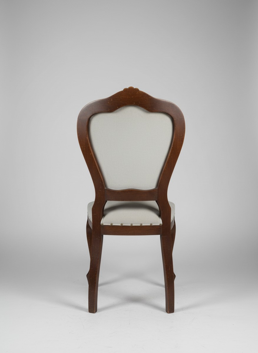 Casa Padrino Baroque Dining Chair Cream / Brown H. 102 cm - Handcrafted Chair with Studs - Showroom Piece Casa Padrino Baroque Dining Chair Cream / Brown H. 102 cm - Handcrafted Chair with Studs - Showroom Piece